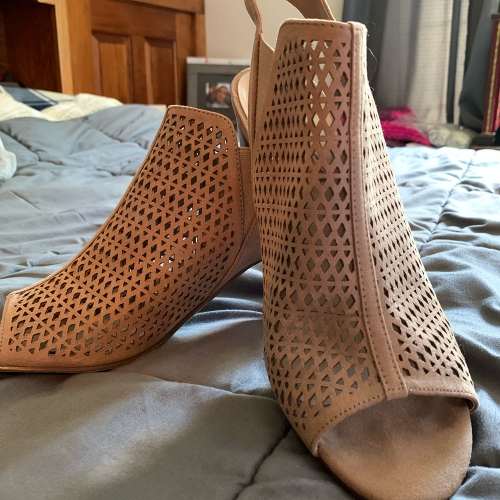Open toe heeled sandals
